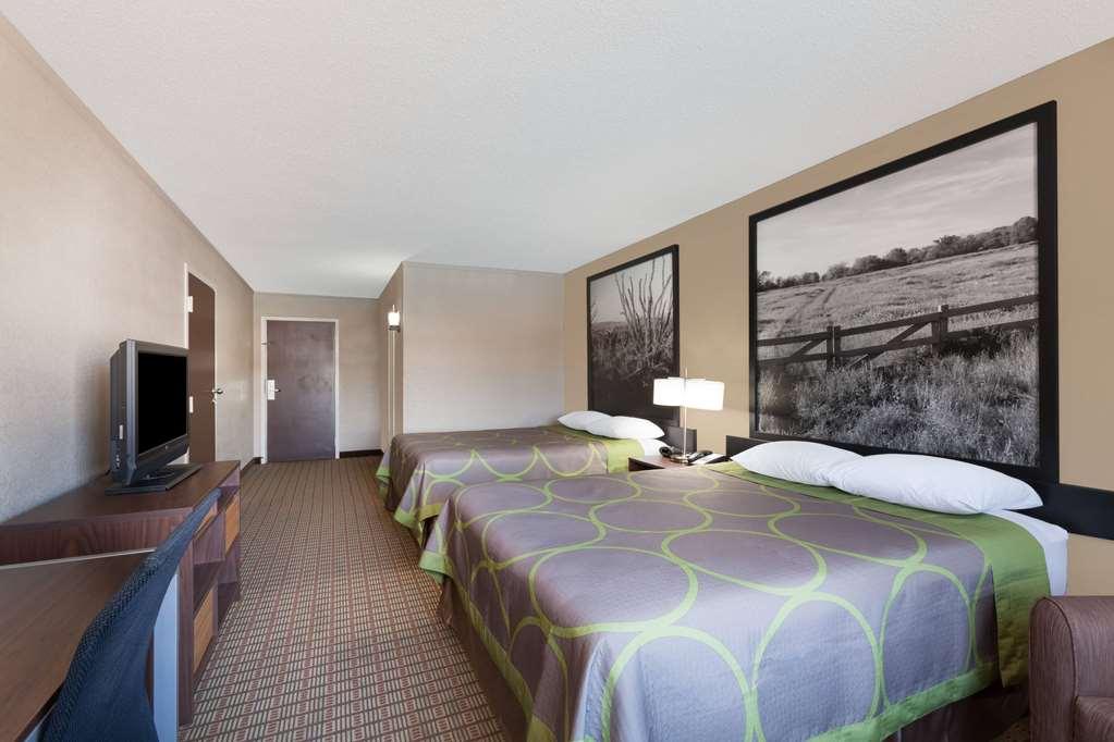 Super 8 By Wyndham Buffalo Room photo