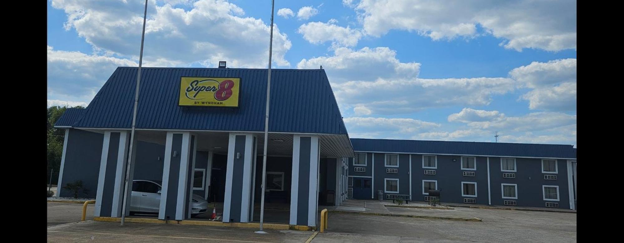 Super 8 By Wyndham Buffalo Exterior photo