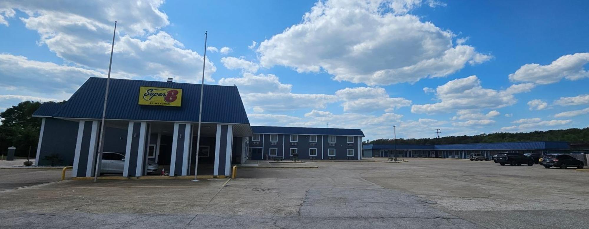 Super 8 By Wyndham Buffalo Exterior photo