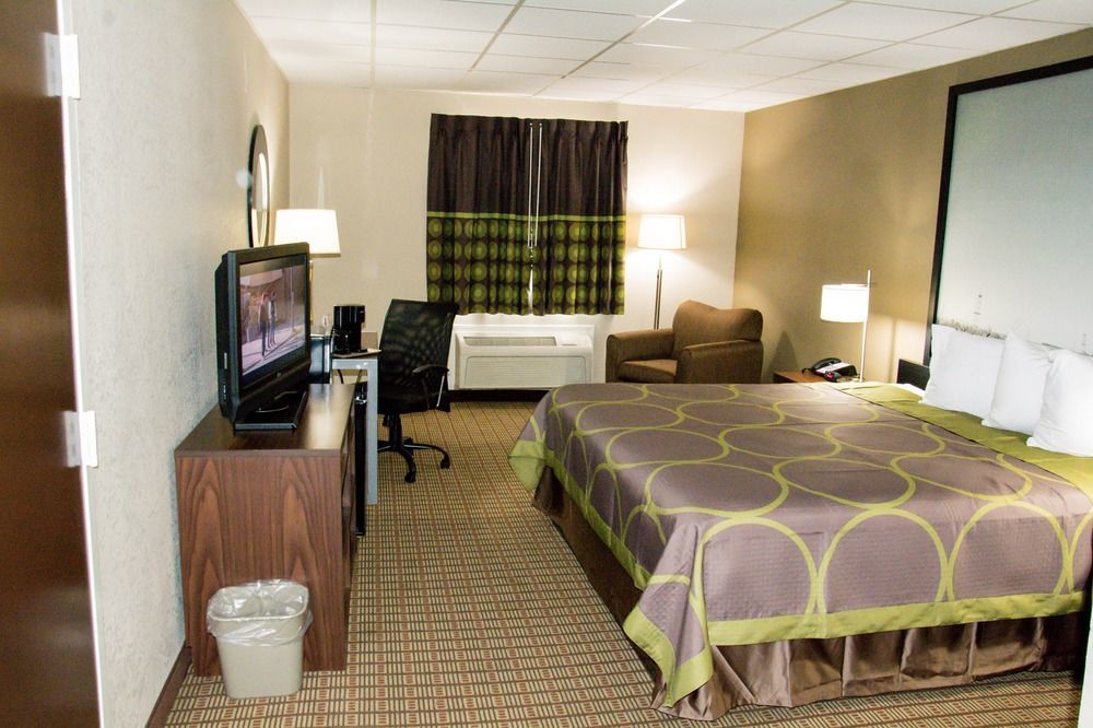 Super 8 By Wyndham Buffalo Exterior photo